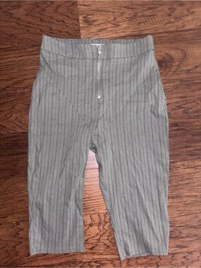 High-Waist Pinstripe Knit Capri Pants - Light Sage